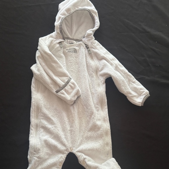 North Face Infant onesie - Picture 1 of 4